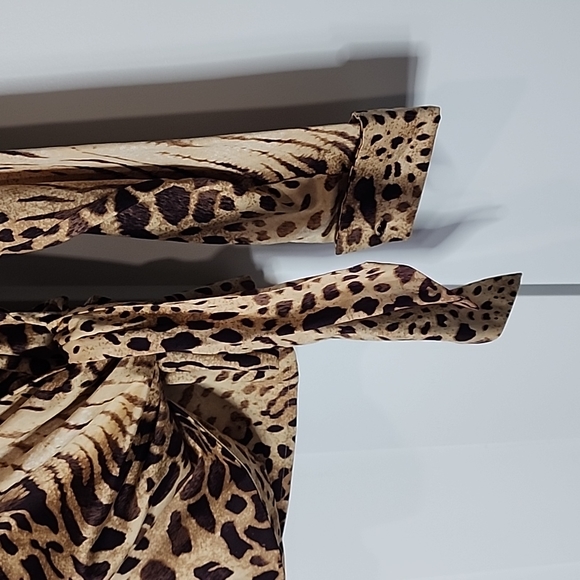 Jones New York Signature Wrap Top - Picture 4 of 10